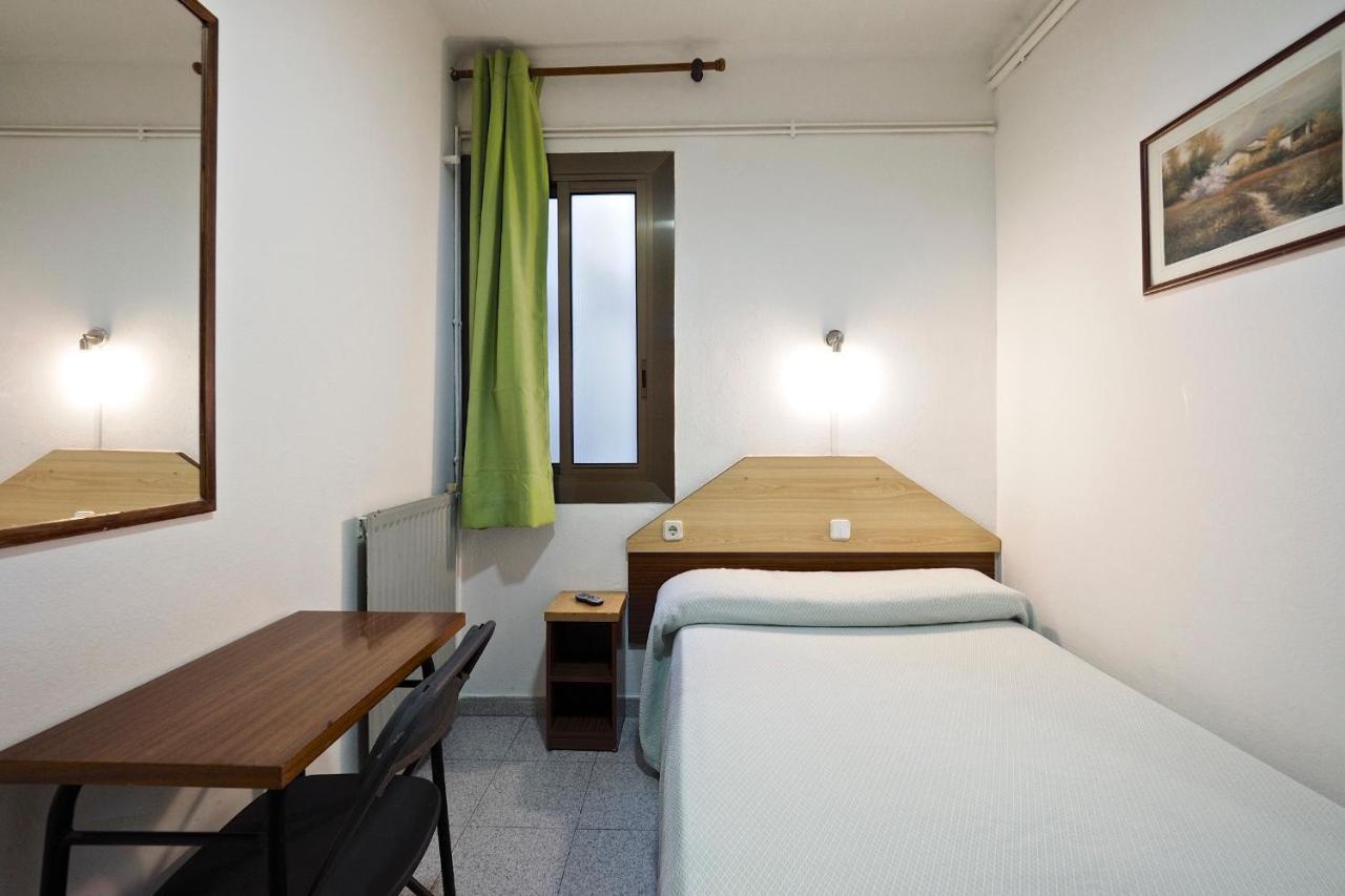 Hostal Ballestero Barcelona Exterior photo