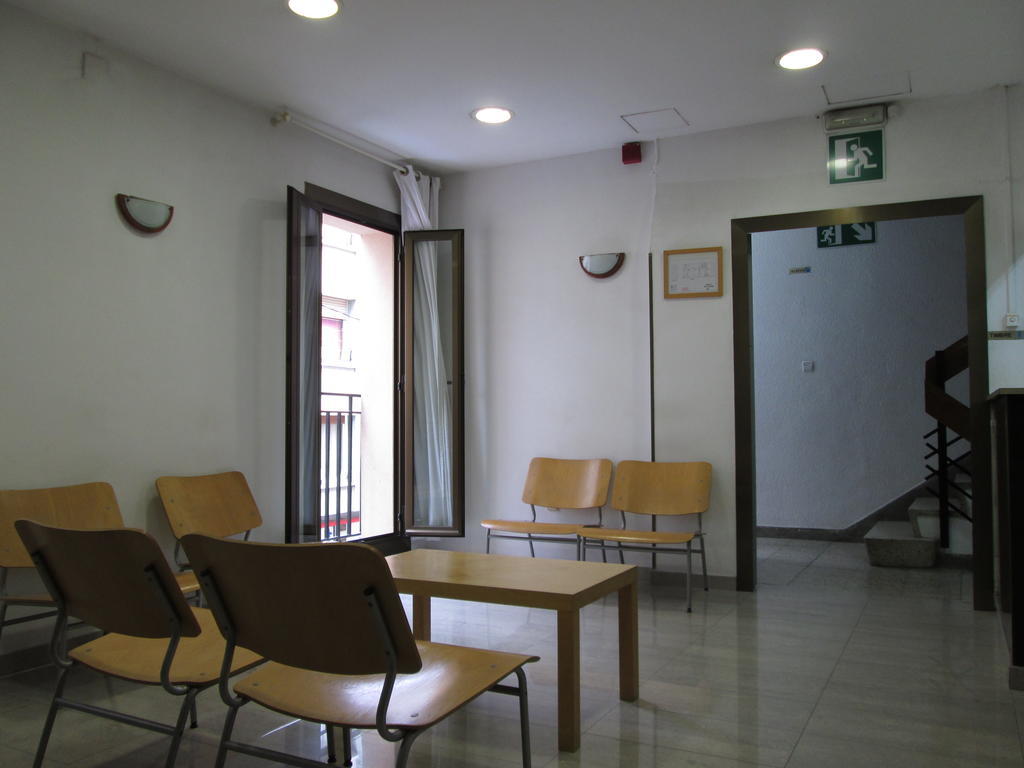 Hostal Ballestero Barcelona Exterior photo